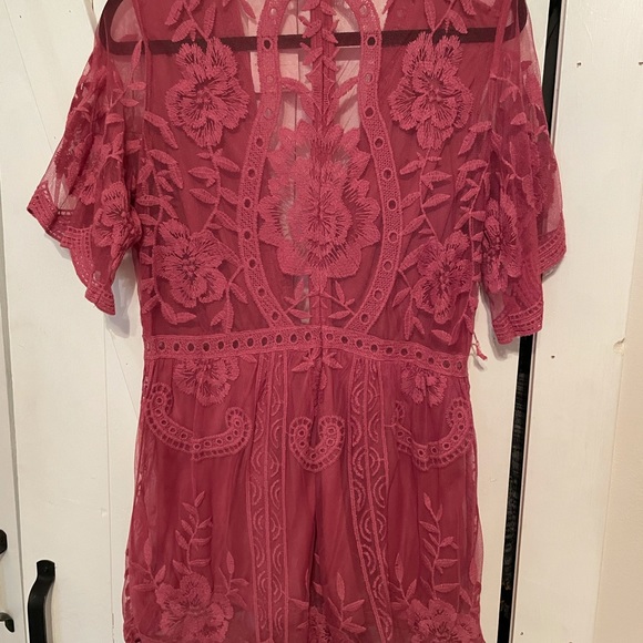 NWT✨✨ Deep vneck romper - Picture 5 of 5